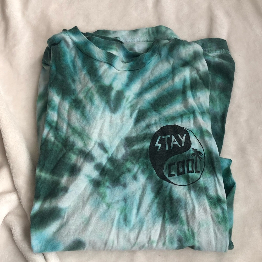 GRAPHIC TEE